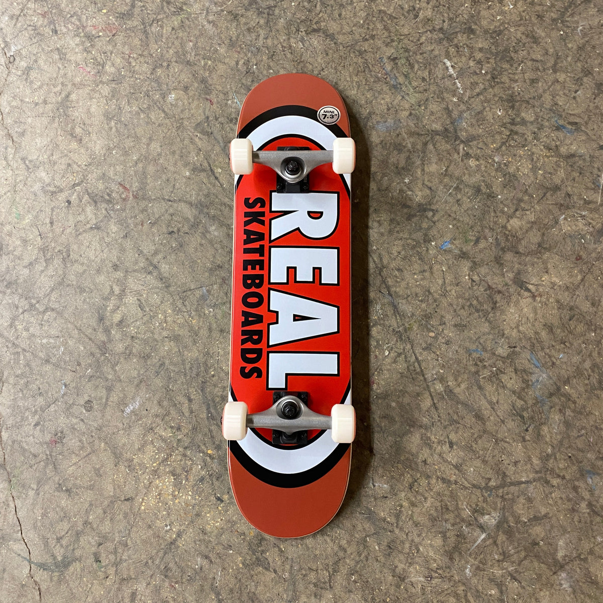 Real - Classic Oval Complete Skateboard - 7.3