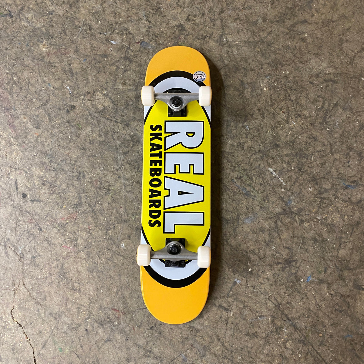 Real - Classic Oval Complete Skateboard - 7.5