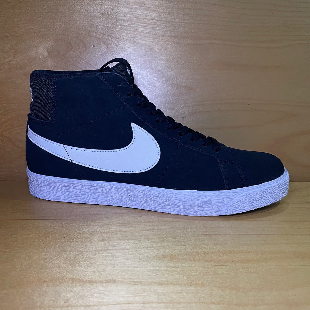 Nike sb blazer mid black white hotsell